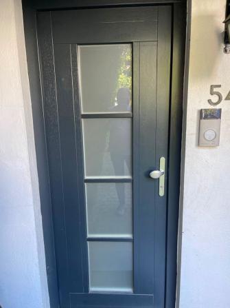 WOODEN DOOR RAL 7016 | UCCLE